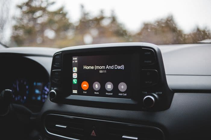 Wireless Android Auto & Apple CarPlay Dongle photo